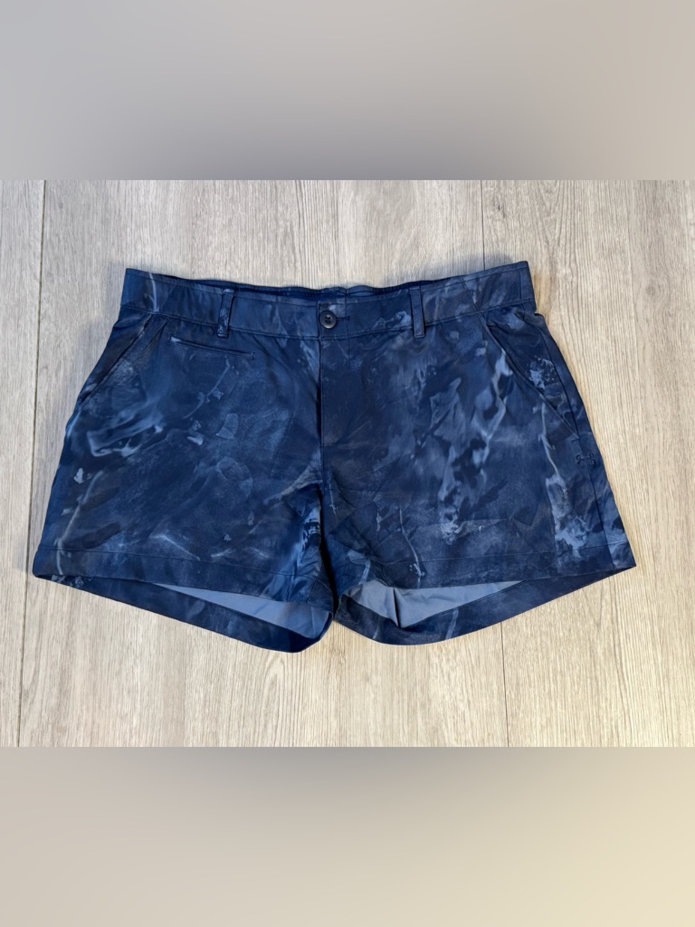 Under Armour HeatGear Athletic Shorts Womens 12 Blue Marble Tie Dye print